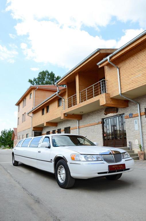 Alfa Hotel Koncarevo Kültér fotó