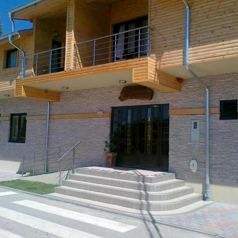 Alfa Hotel Koncarevo Kültér fotó